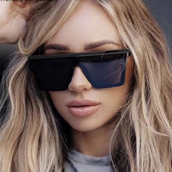 Accessories - Oversides Unisex Square Shaped Sunglasses